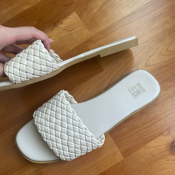 NWOT Beige Braided Faux Leather Sandal Flat Slides - Picture 3 of 5